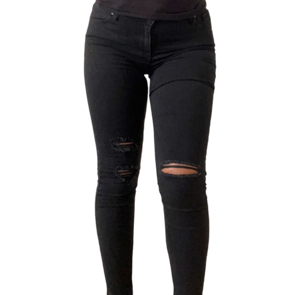 sold Pretty ripped black skinny jeans!